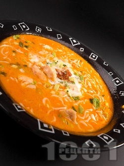 Пилешка тай супа с кокосова сметана, рибен сос и лют пипер - снимка на рецептата